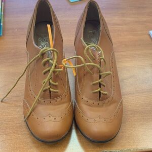 Amany Refresh Wingtip Oxford Heels